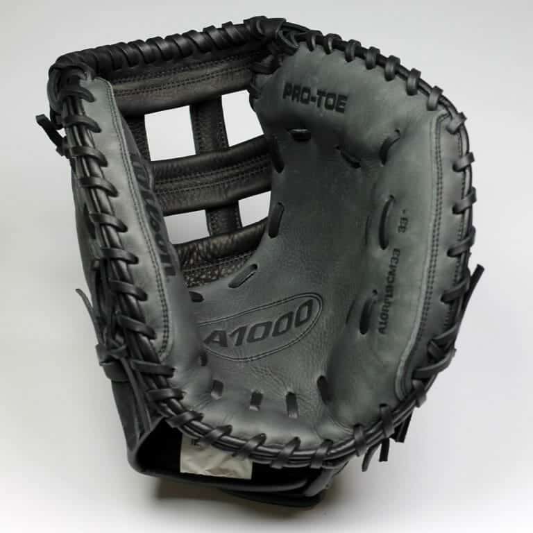 Best Youth Catchers Mitt [2021 Season] - See Our Picks Here!