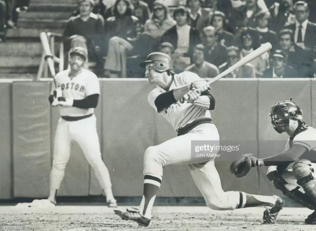 boston red sox catcher carlton fisk batting against the blue jays