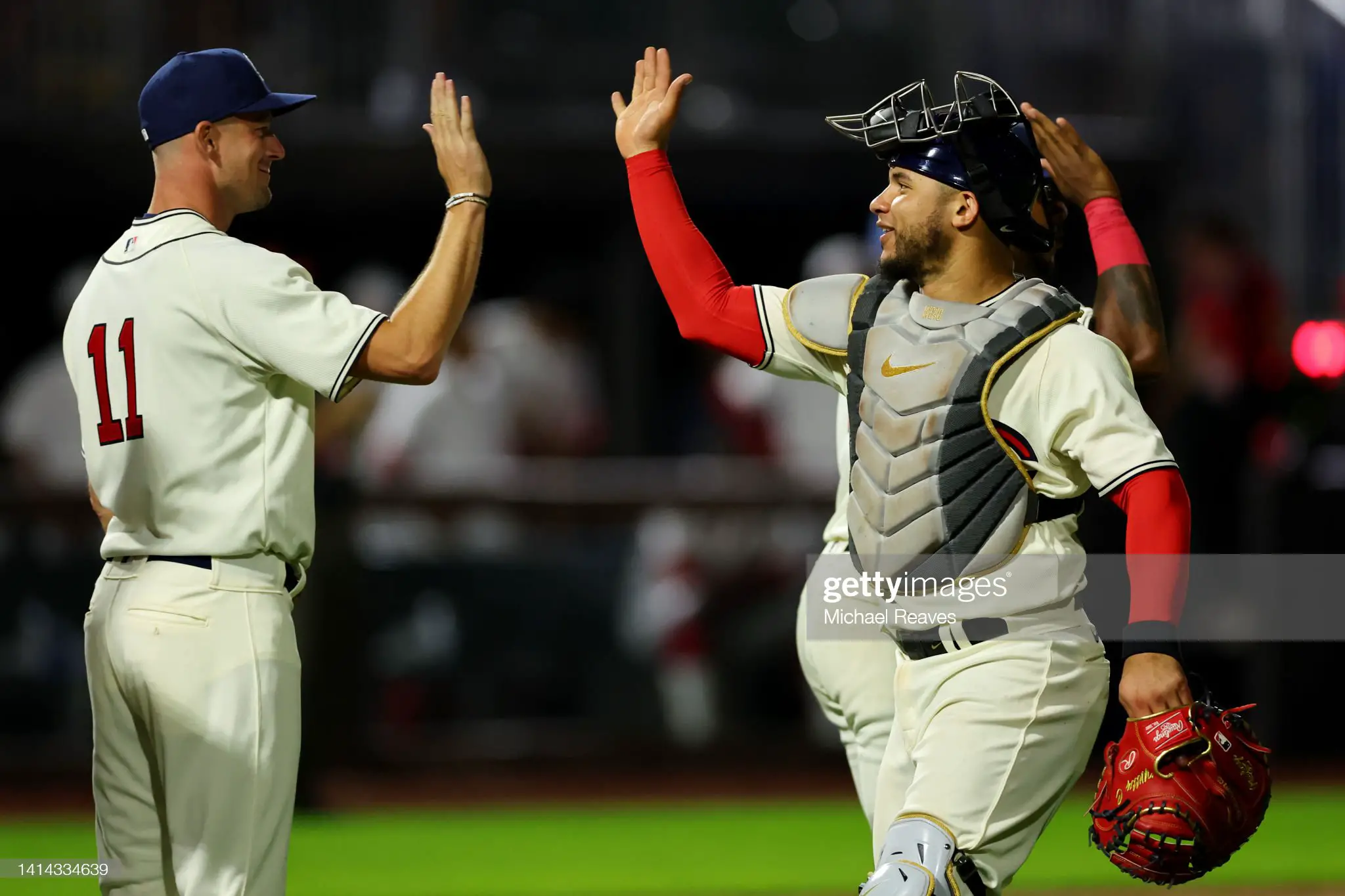 Willson Contreras 2017 Game Used Catcher's Gear Set (red) – Anderson  Authentics, Inc