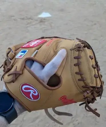 Rawlings Heart of the Hide Catchers Mitt: a Review [Learn More!]